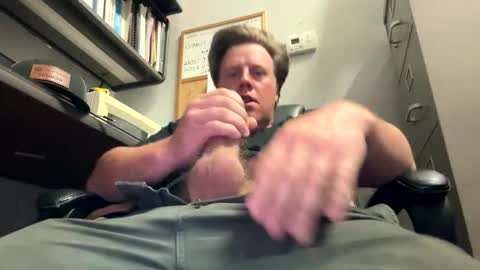 Snapshot of longjohnsilverskin chatting on 05.19.26 longjohnsilverskin online show from 05.19.26
