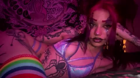 lookingforlona online show from 10.04.25