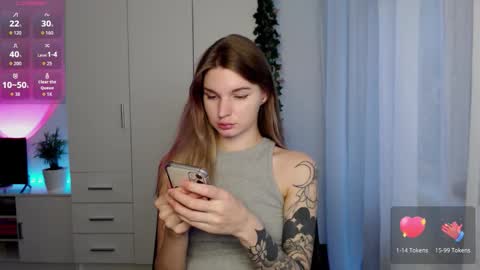 Snapshot of lookluna chatting on 11.30.25 Luna online show from 11.30.25