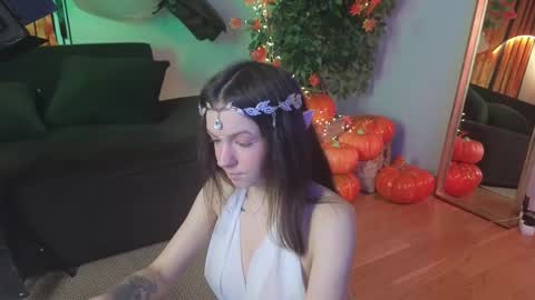 Luna online show from 10.31.25