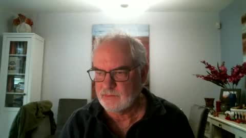 Snapshot of loop102 chatting on 12.27.24 loop102 online show from 12.27.24