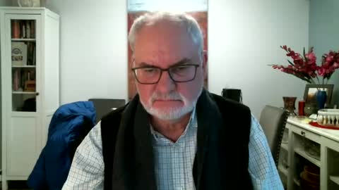 Snapshot of loop102 chatting on 02.13.25 loop102 online show from 02.13.25