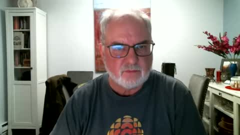 Snapshot of loop102 chatting on 02.25.25 loop102 online show from 02.25.25