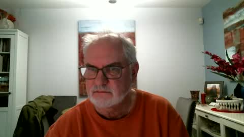 Snapshot of loop102 chatting on 03.07.25 loop102 online show from 03.07.25
