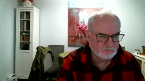 Snapshot of loop102 chatting on 01.09.26 loop102 online show from 01.09.26