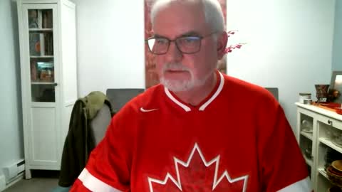 Snapshot of loop102 chatting on 02.14.26 loop102 online show from 02.14.26