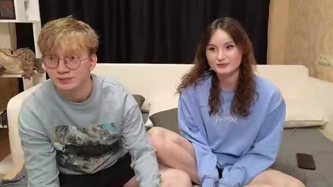 Jean and Isa right couple Mark and Eva left couple online show from 02.12.25