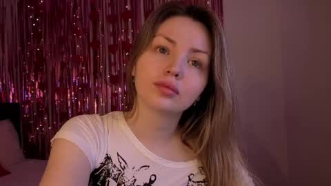 Snapshot of lora_amber chatting on 05.14.26 Lora online show from 05.14.26