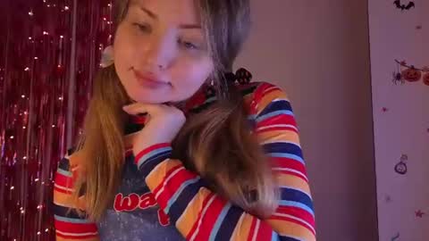 Snapshot of lora_amber chatting on 06.11.26 Lora online show from 06.11.26