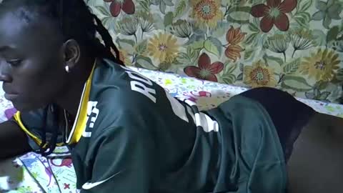 lora_amor online show from 04.23.26