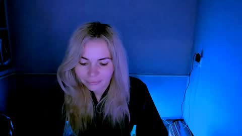 Lora online show from 04.22.26