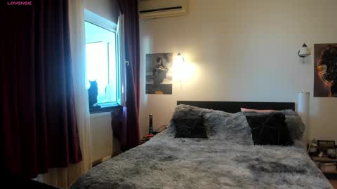 Lora online show from 01.27.25