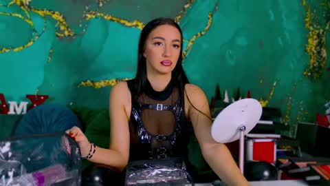 Miss online show from 12.19.24