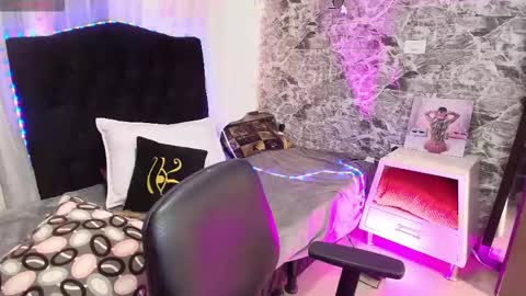 Loren online show from 03.20.26