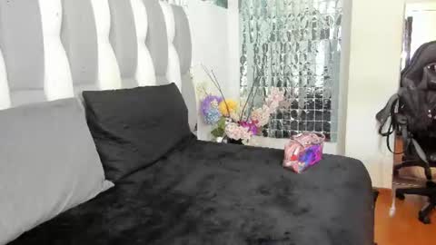 Loren   online show from 06.17.26