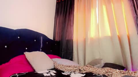 lesly lorena online show from 09.28.25