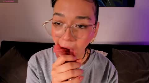 Lorena Rosse  online show from 05.17.26