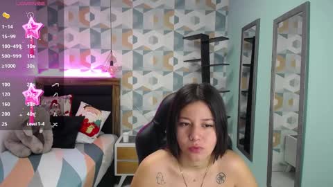 Snapshot of lorenadavies chatting on 12.18.24 lorenadavies online show from 12.18.24