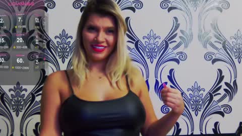 Snapshot of lorenaryan chatting on 02.04.25 lorenaryan online show from 02.04.25