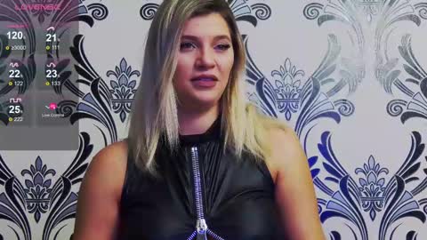 Snapshot of lorenaryan chatting on 03.09.25 lorenaryan online show from 03.09.25