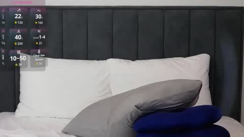 Snapshot of lorenbrice chatting on 11.11.25 lorenbrice online show from 11.11.25