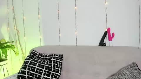 L O R E N online show from 06.11.26