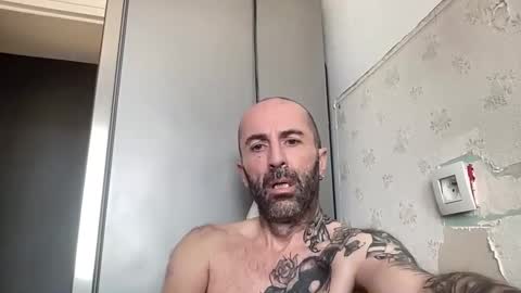 Snapshot of lorenzo44300 chatting on 01.09.26 lorenzo44300 online show from 01.09.26