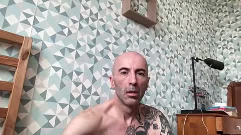 Snapshot of lorenzo44300 chatting on 02.20.26 lorenzo44300 online show from 02.20.26