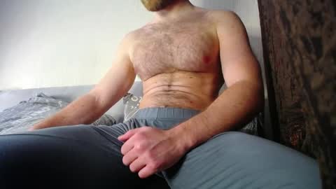 Snapshot of lorenzolux chatting on 03.01.25 Lorenz online show from 03.01.25