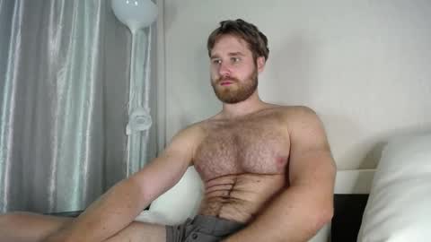 Snapshot of lorenzolux chatting on 09.20.25 Lorenz online show from 09.20.25