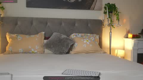 LoretteLorena online show from 01.06.25