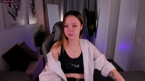 Snapshot of lori_blossom chatting on 03.09.26 LORI online show from 03.09.26