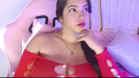 Snapshot of lori_sweett chatting on 12.01.25 zamara solorzano berrio online show from 12.01.25