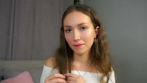 Snapshot of loriamarzinske chatting on 09.11.25 Naomi online show from 09.11.25