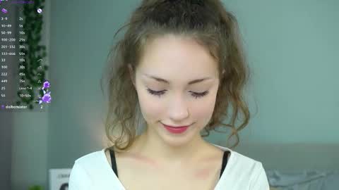 Snapshot of loriamarzinske chatting on 11.05.25 Naomi online show from 11.05.25