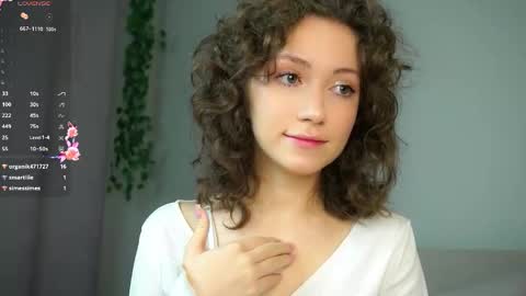 Snapshot of loriamarzinske chatting on 11.14.25 Naomi online show from 11.14.25