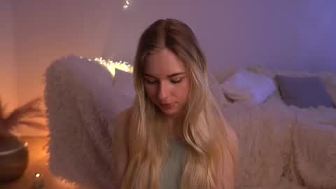 Snapshot of lorrie_love_story chatting on 03.15.26 Lorrie online show from 03.15.26