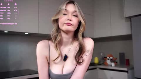 Snapshot of lost_mymind chatting on 09.25.25 Jess online show from 09.25.25