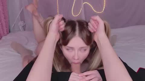 Snapshot of lost_wanderers chatting on 12.04.25 Eva and Dima online show from 12.04.25