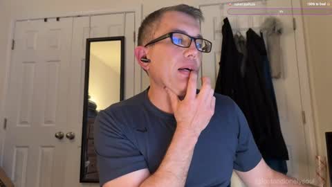 Snapshot of lostandlonelysoul chatting on 11.16.25 Hazemir online show from 11.16.25