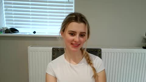 Lottie Lou online show from 01.12.26