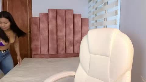 Snapshot of lou_rosse chatting on 01.11.25 Lou Rosse online show from 01.11.25