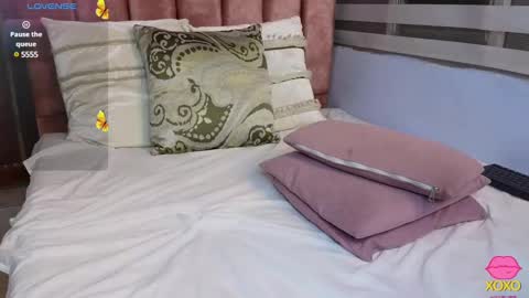 Snapshot of lou_rosse chatting on 01.22.25 Lou Rosse online show from 01.22.25