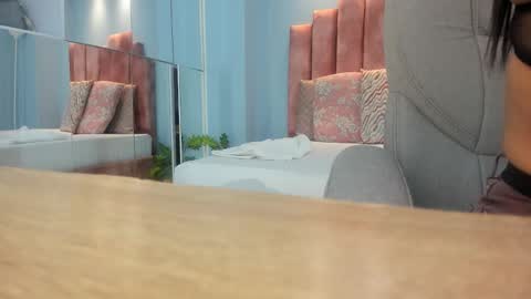 Snapshot of lou_rosse chatting on 12.16.25 Lou Rosse online show from 12.16.25