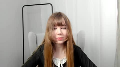 Snapshot of louettakarn chatting on 04.23.26 Sade online show from 04.23.26