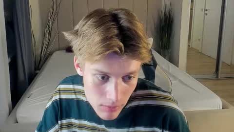 Snapshot of louie_evans chatting on 09.29.25 louie_evans online show from 09.29.25