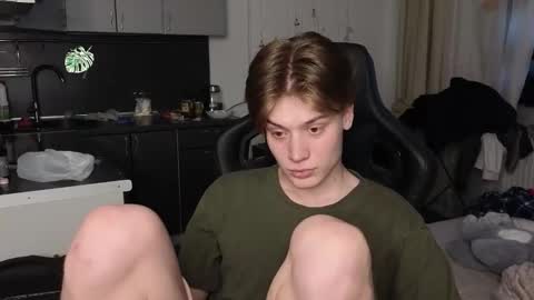 Snapshot of louie_evans chatting on 02.25.26 louie_evans online show from 02.25.26