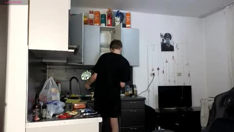 Snapshot of louie_evans chatting on 03.03.26 louie_evans online show from 03.03.26