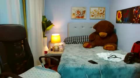 Snapshot of louie_sexy chatting on 03.16.26 Cathy online show from 03.16.26