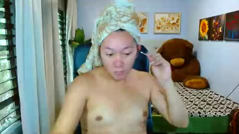 Snapshot of louie_sexy chatting on 06.24.26 Cathy online show from 06.24.26